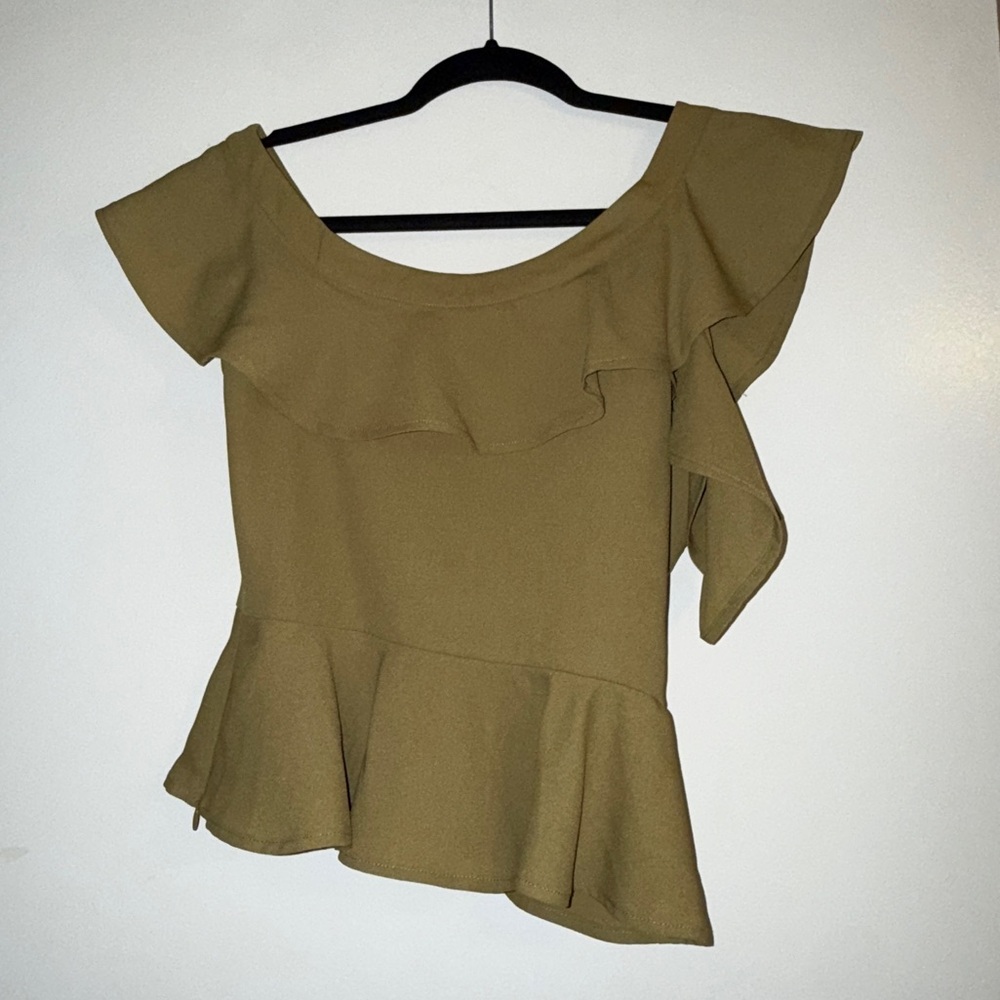 LOVERS + FRIENDS Shiloh Top in Army Green SIZE: SMALL - Picture 6 of 10